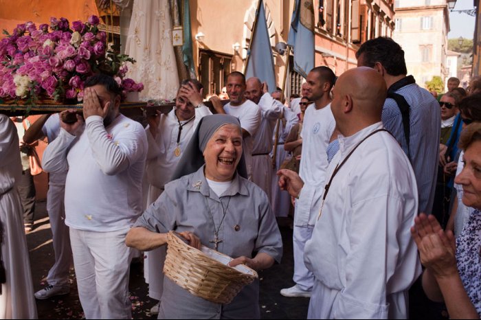 Roma - Feste de Noantri - Procesion della Madonna del Carmine - Italia