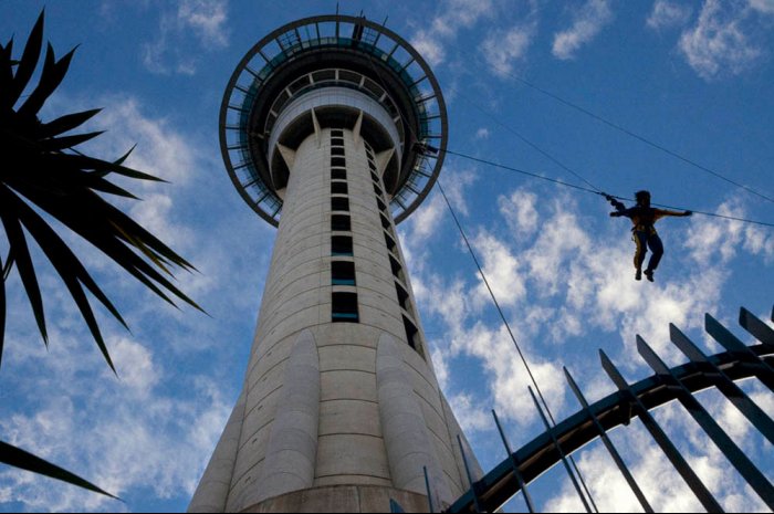 AUCKLAND - Sky City Tower - Sky Jump - Victoria Street - NUEVA ZELANDA