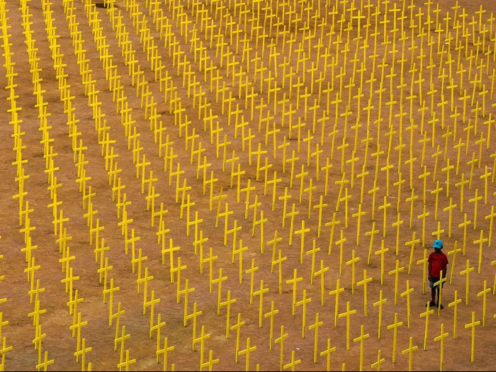 Evanescent landscapes, the yellow revolution