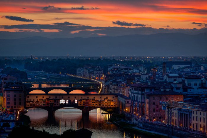 Florencia - Ponte Vecchio y río Arno - Toscana - Italia